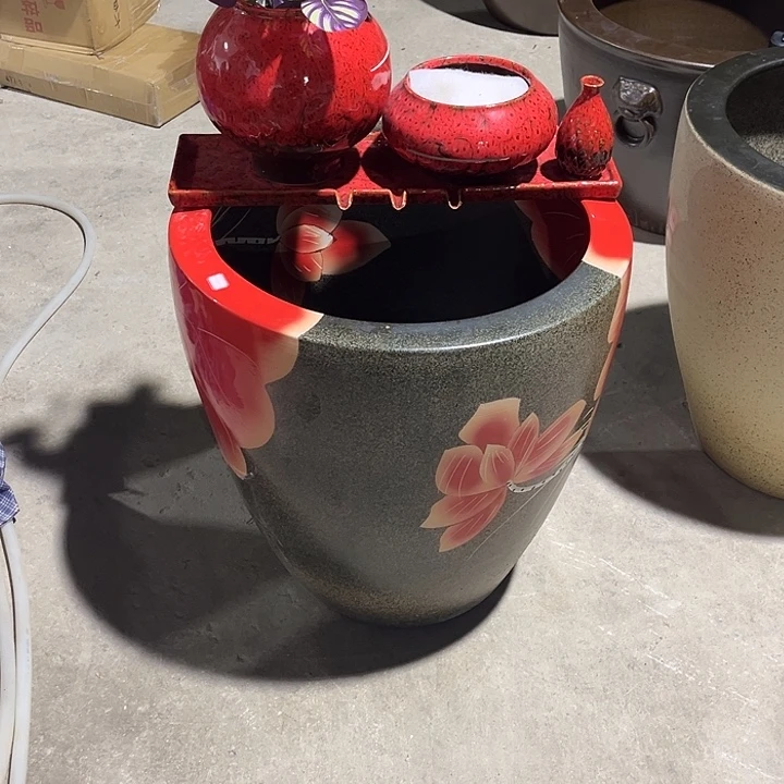 雀***起景德镇陶瓷鱼缸艺术