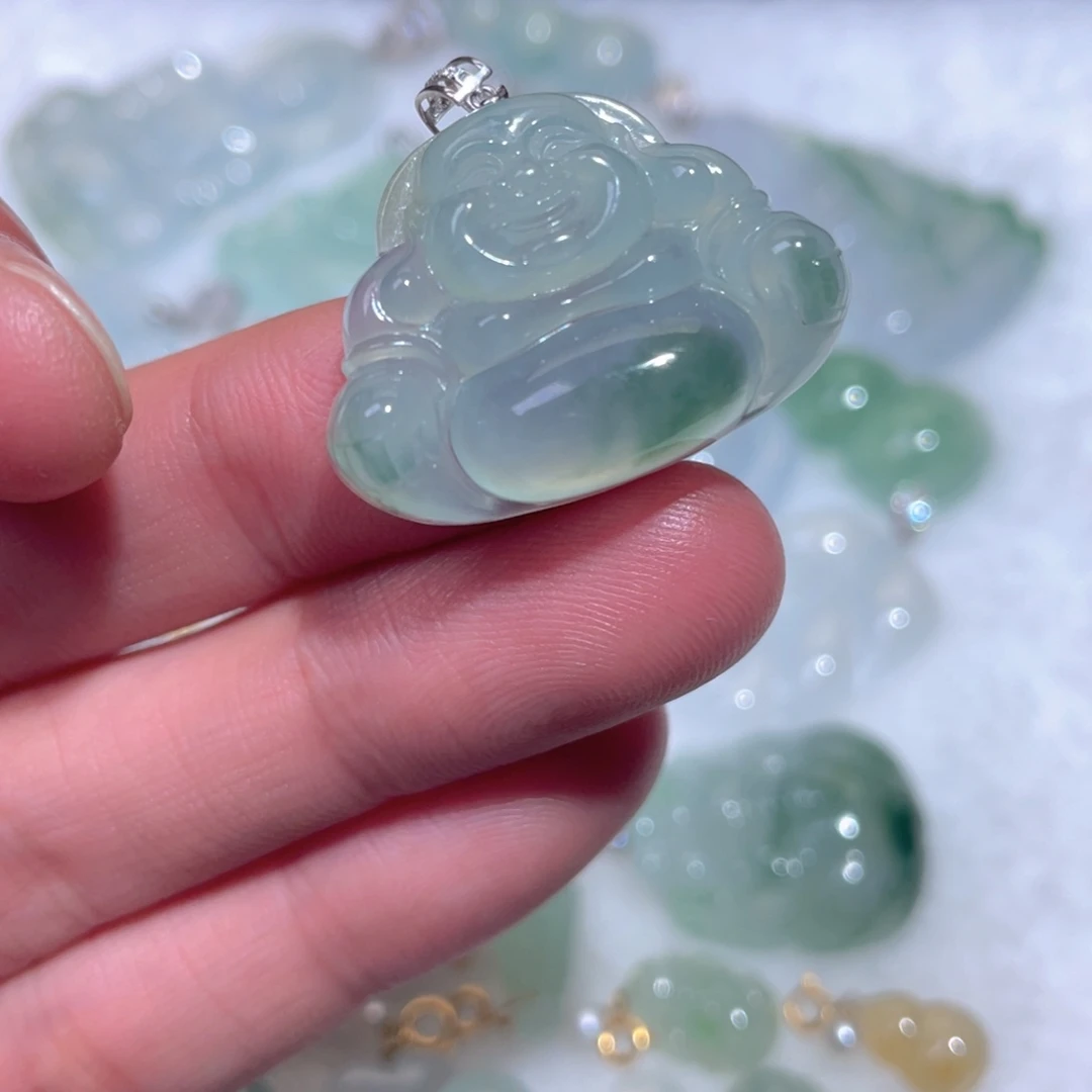 翡翠18K金镶嵌颈饰翡翠