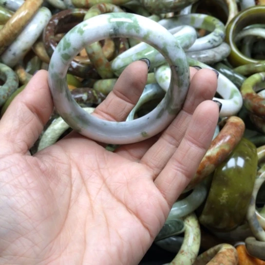 未镶嵌蛇纹石玉手镯掌****y