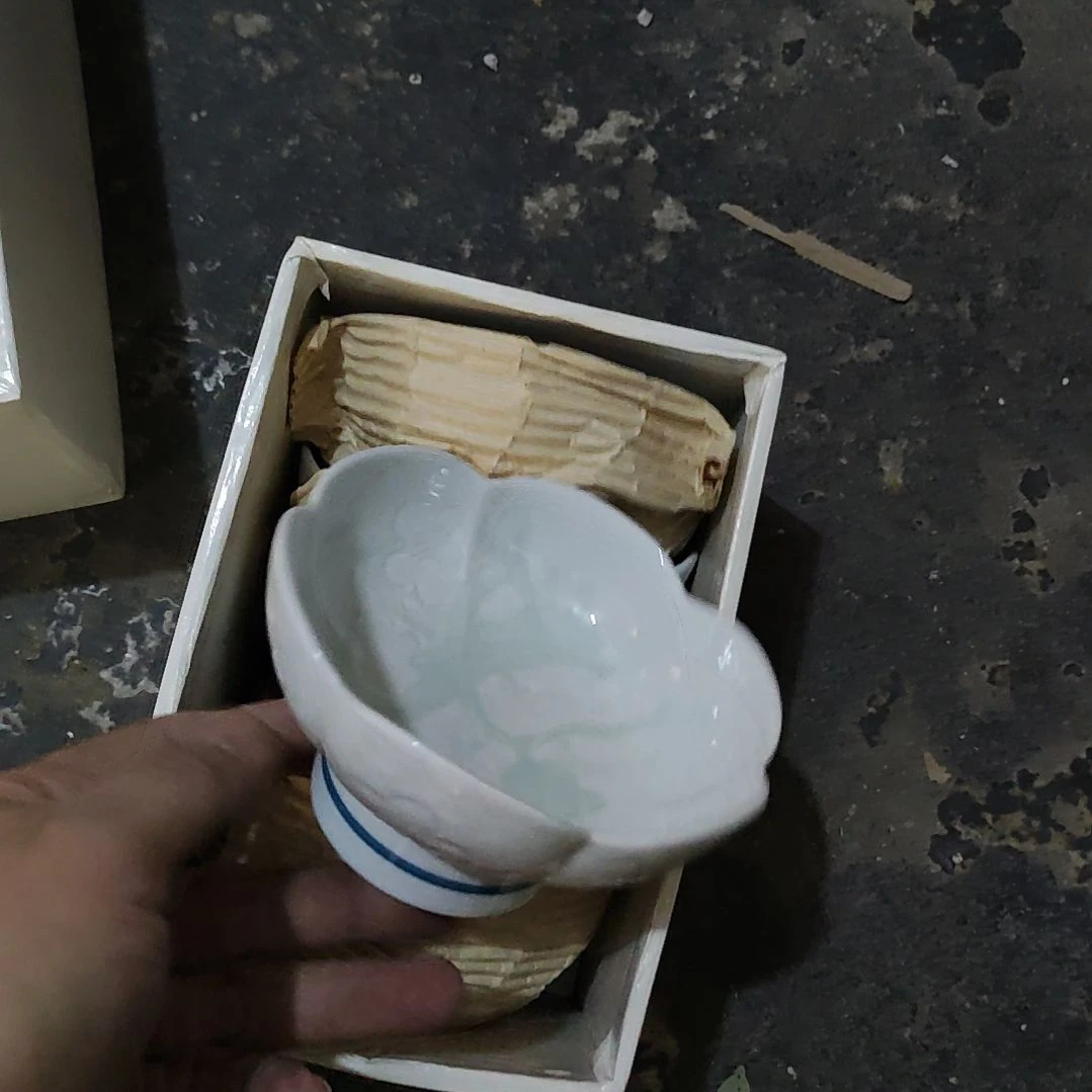 杯30包邮，偏远地区不包邮，中古品不保全新。