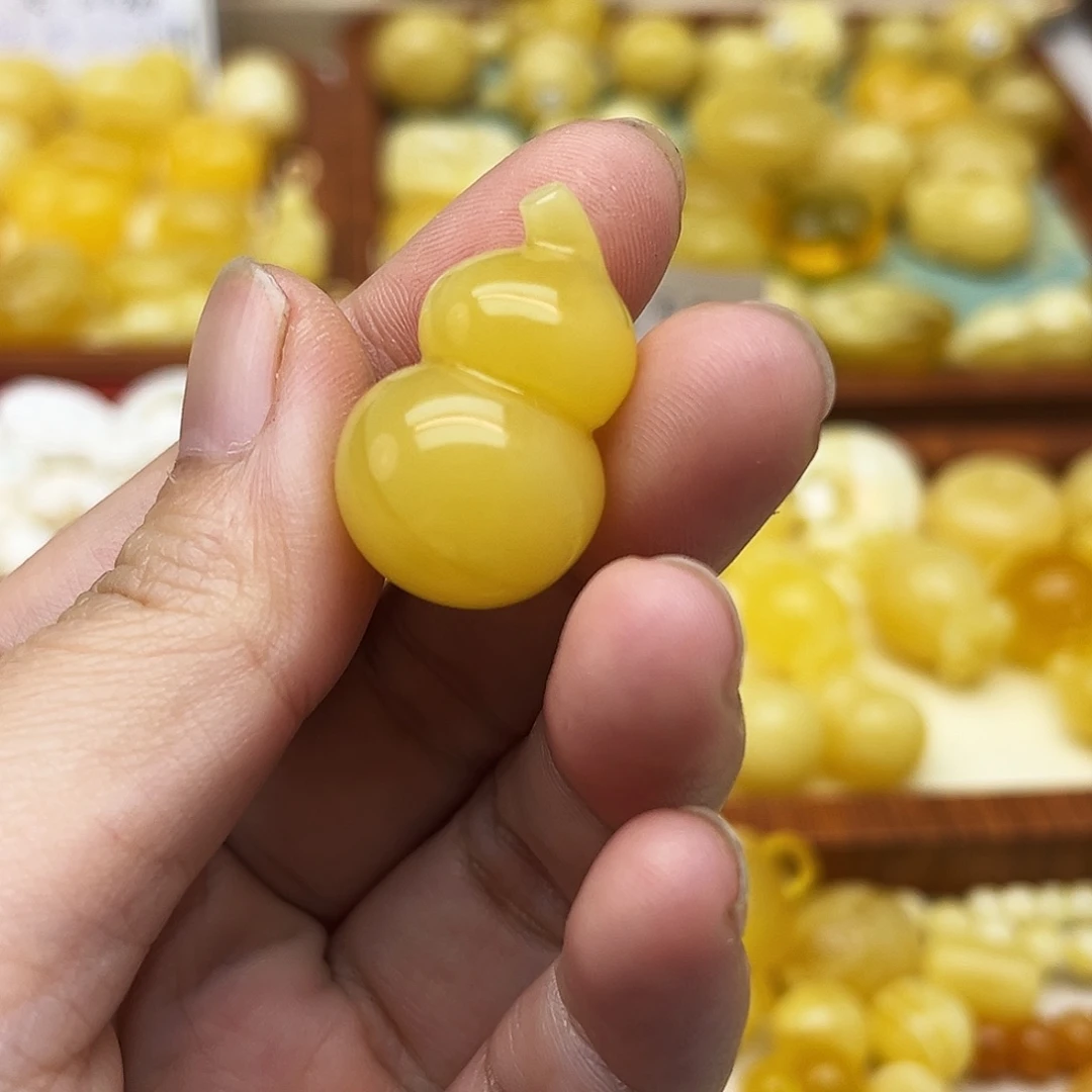 蜜蜡未镶嵌裸石配饰