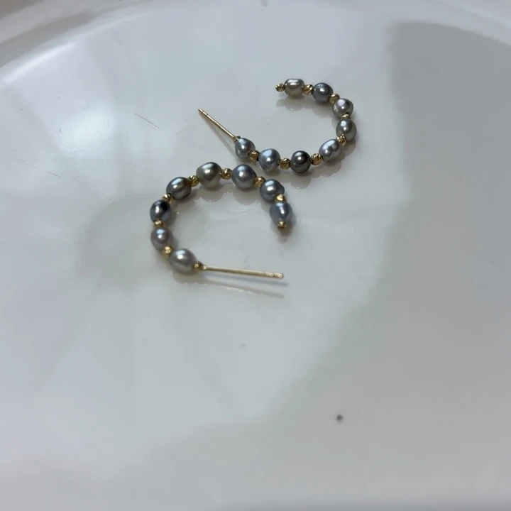 18K金镶嵌海水珍珠耳饰