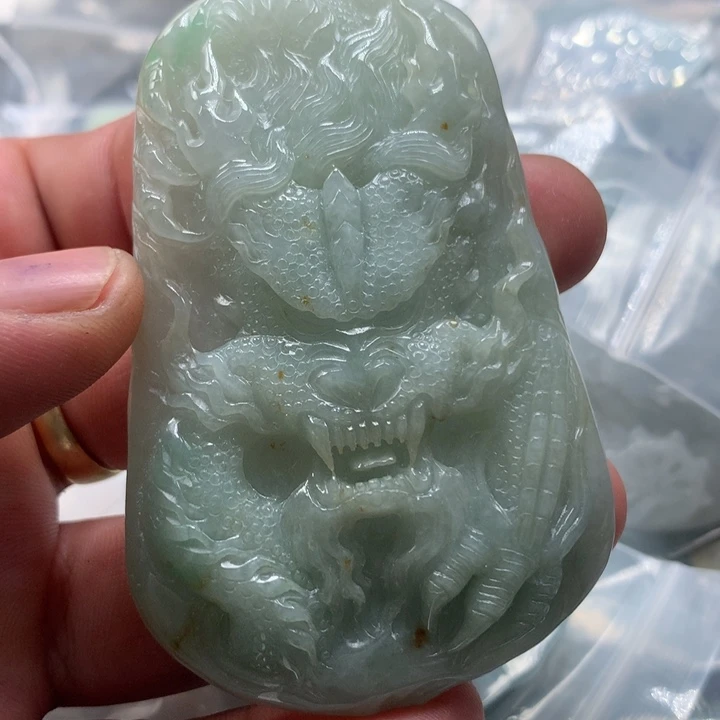 翡翠未镶嵌颈饰保真天然a货翡翠