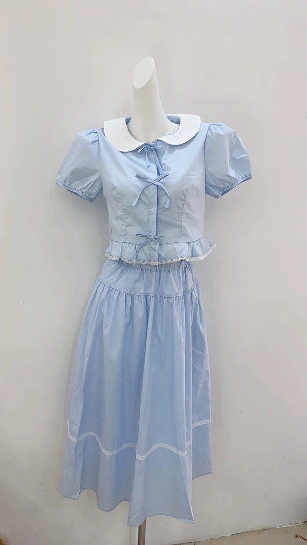 韩系收腰时尚淡蓝色显白套裙