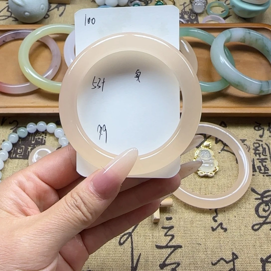 石英质玉手镯未镶嵌100