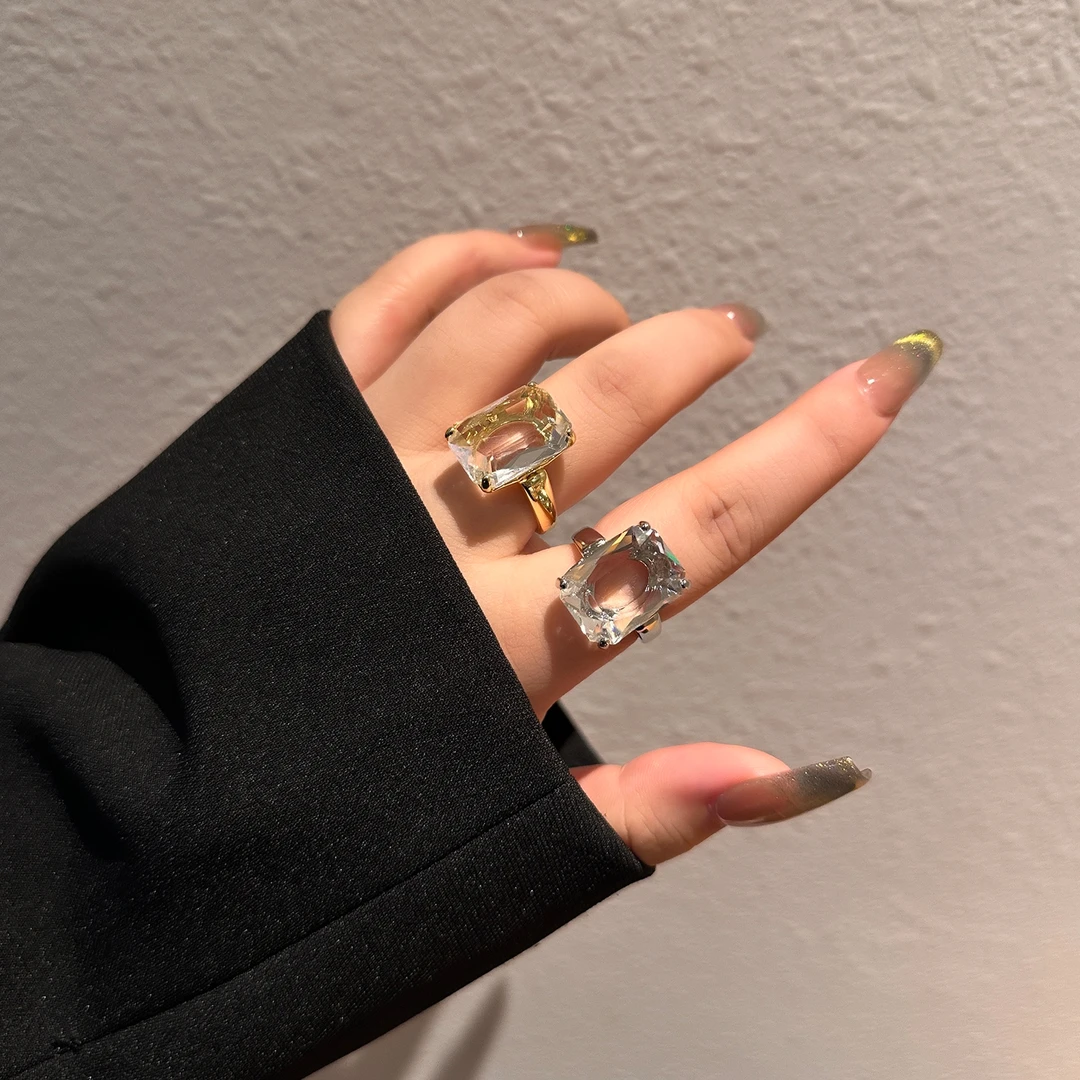 oushipei/欧诗佩 铜合金合成锆石戒指 欧美复古透明方钻戒指手饰