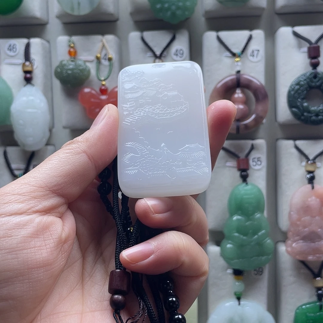 石英质玉未镶嵌颈饰