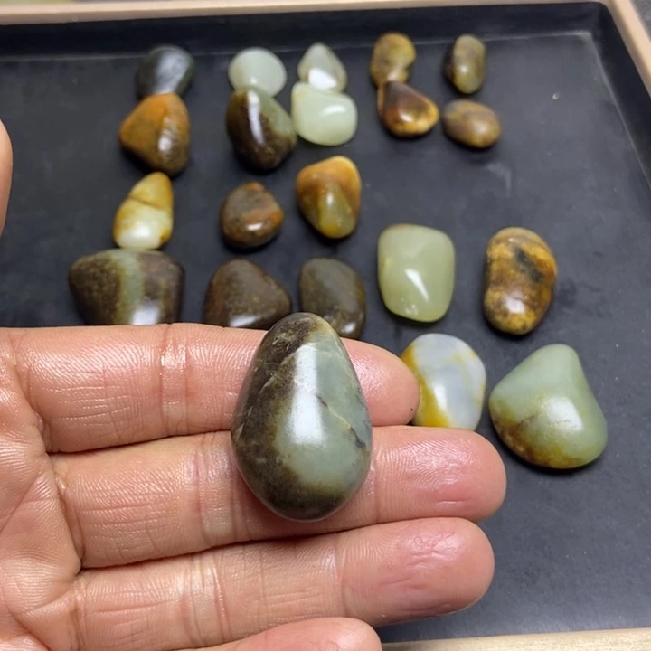 美***然和田玉（糖玉）未镶嵌珠宝奇石