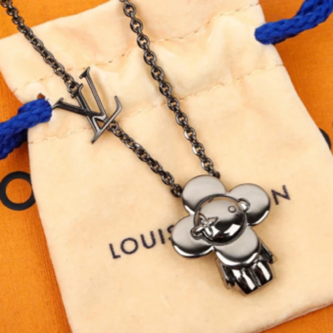 未使用 LouisVuitton/路易威登 枪灰色 Vivian薇薇安项链