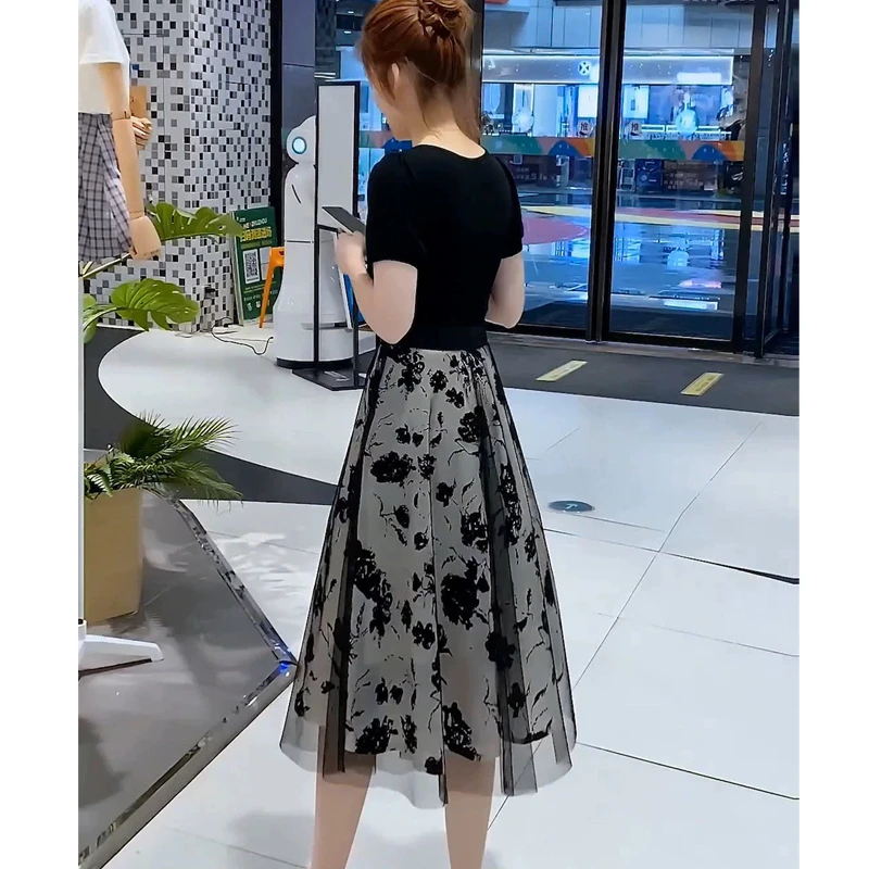 夏季显瘦气质连衣裙拼接网纱假两件短袖高腰优雅赫本风小黑裙