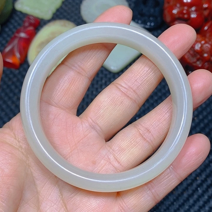 未镶嵌手链和田玉（糖玉）