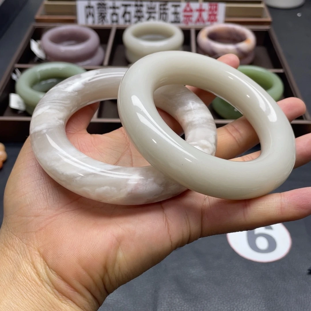 石英岩玉手镯未镶嵌熠*