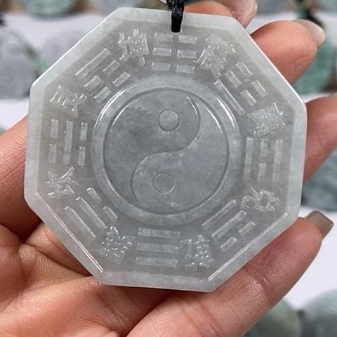 翡翠颈饰未镶嵌大八卦福利