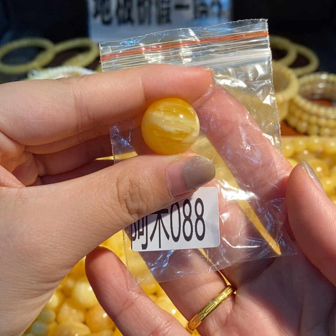 未镶嵌琥珀珠宝奇石万****万088微瑕