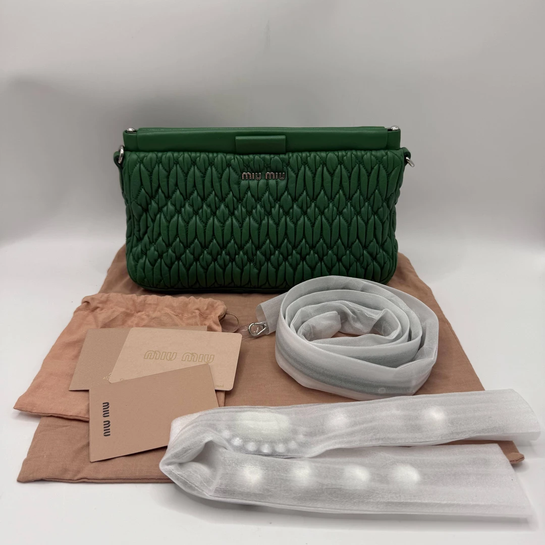 胖虎佳佳/缪缪/99新/公价0/箱包/斜挎包/31B2505110266