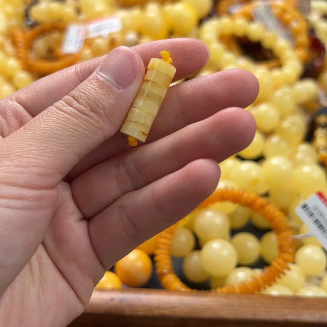未镶嵌琥珀珠宝奇石