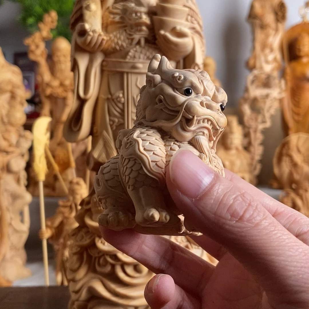 木梁**学小叶黄杨木雕麒麟