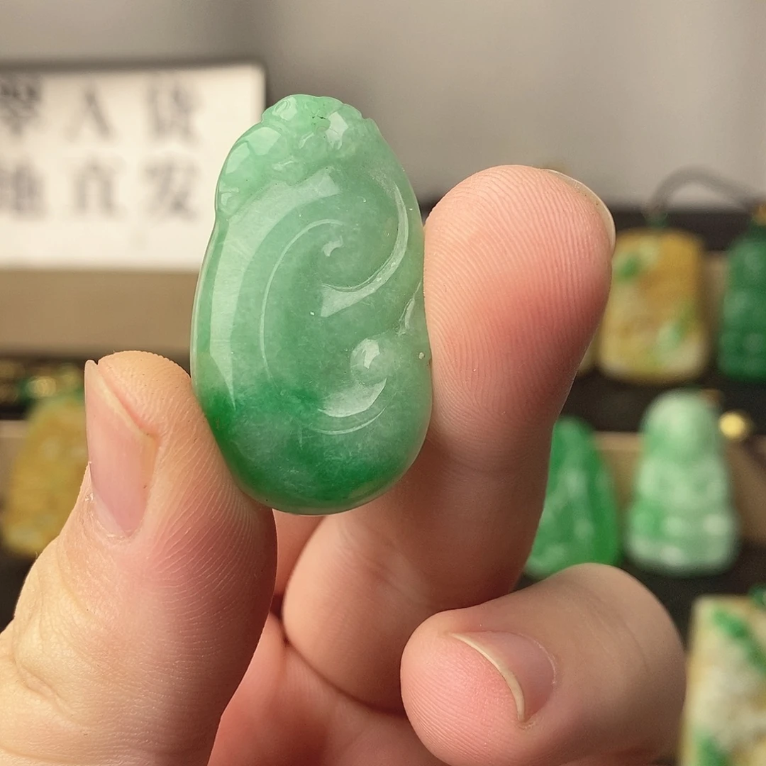 翡翠银S925镶嵌吊坠(赠链)