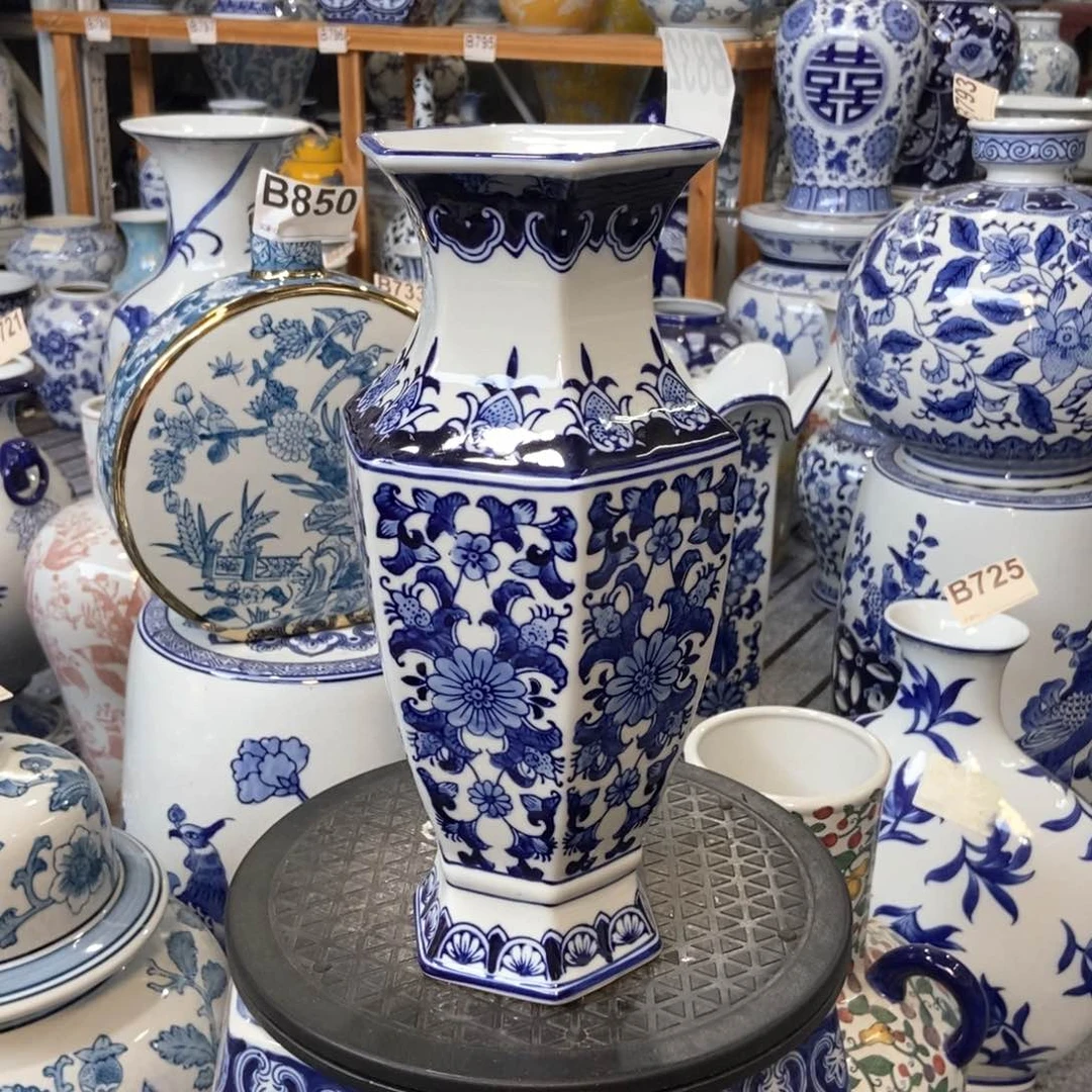 摆件花瓶手绘釉下彩