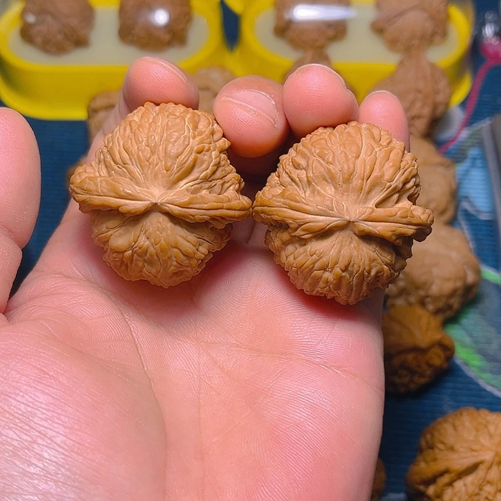 文玩核桃吊坠白狮子福利