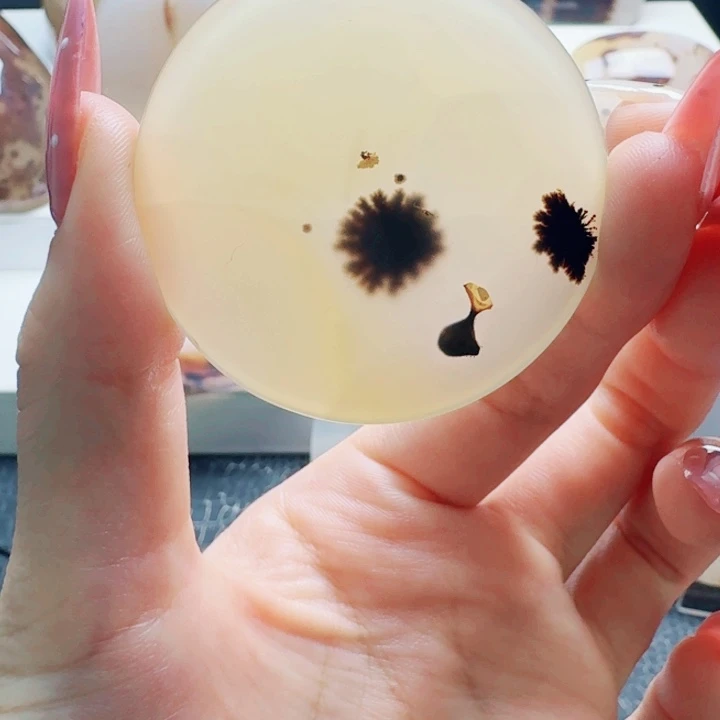 玛瑙/玉髓未镶嵌珠宝奇石