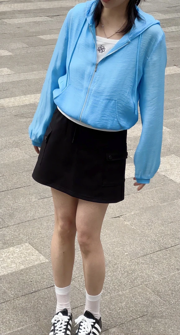 【俪妍.LIVELY.YAN】蓝色夏季连帽薄款外搭