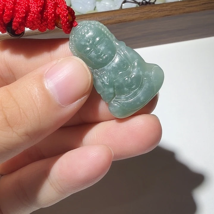 颈饰未镶嵌翡翠好