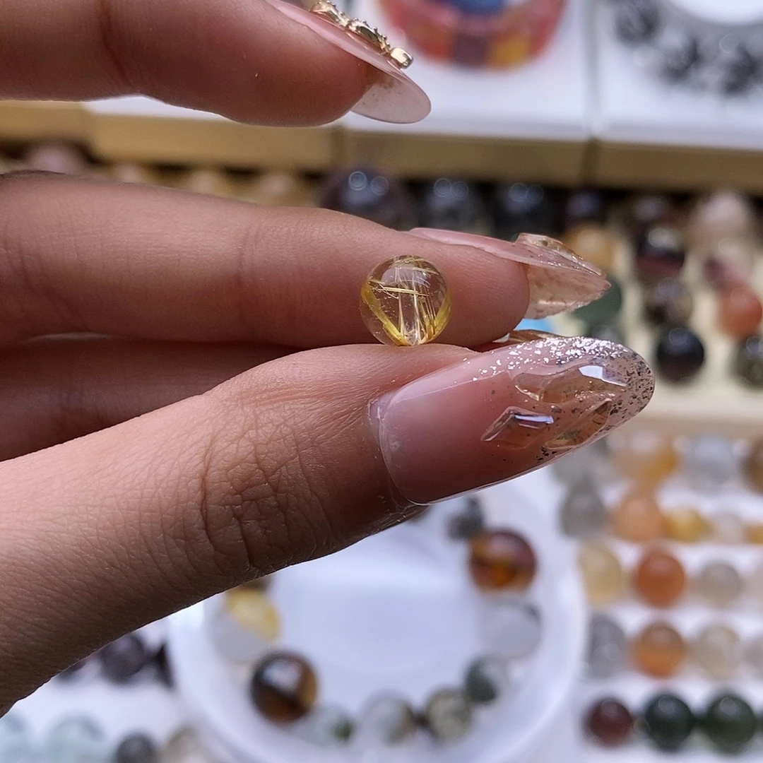 水晶颈饰未镶嵌，