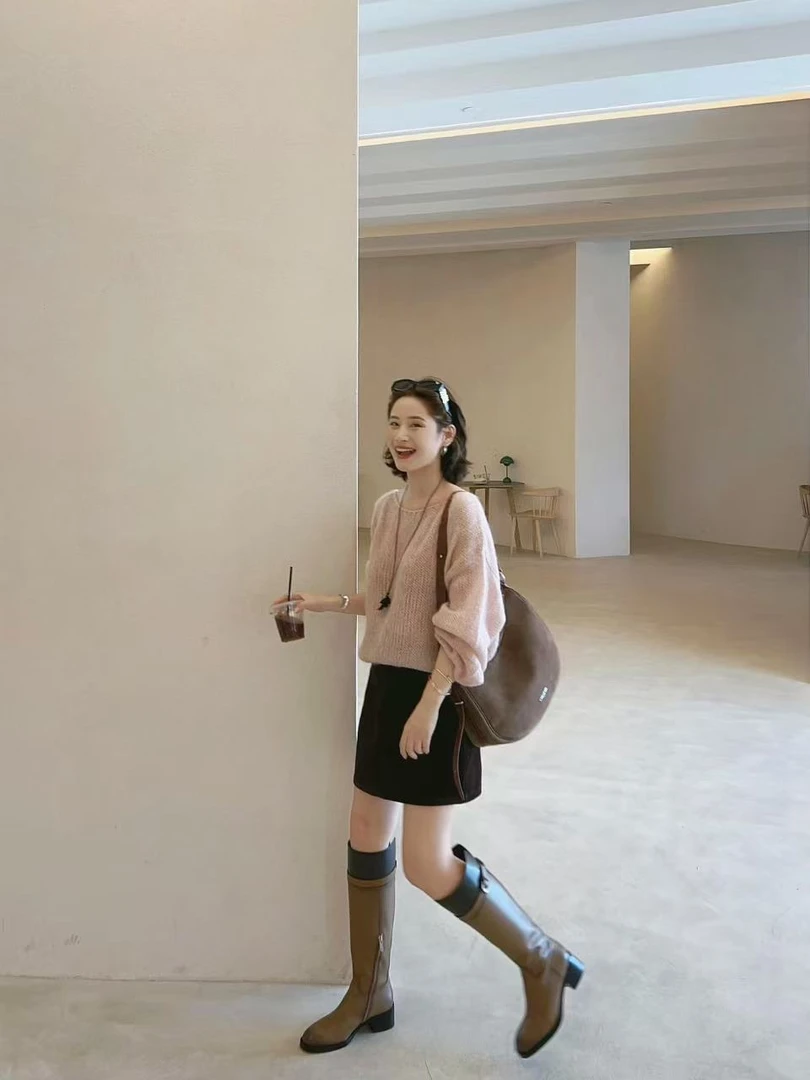 2025秋季新款韩系粉色慵懒风软糯长袖毛衣女宽松显瘦上衣百搭半裙