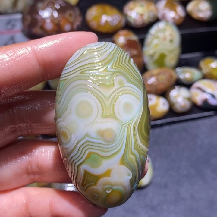 玛瑙/玉髓未镶嵌珠宝奇石84