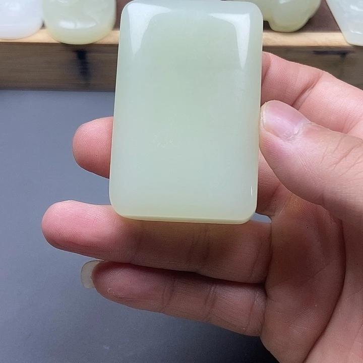 用***8颈饰未镶嵌和田玉