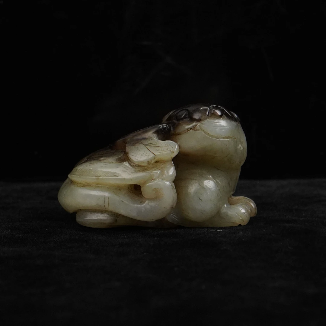 【明】白玉提油瑞兽（长5cm宽3.3cm重74g）