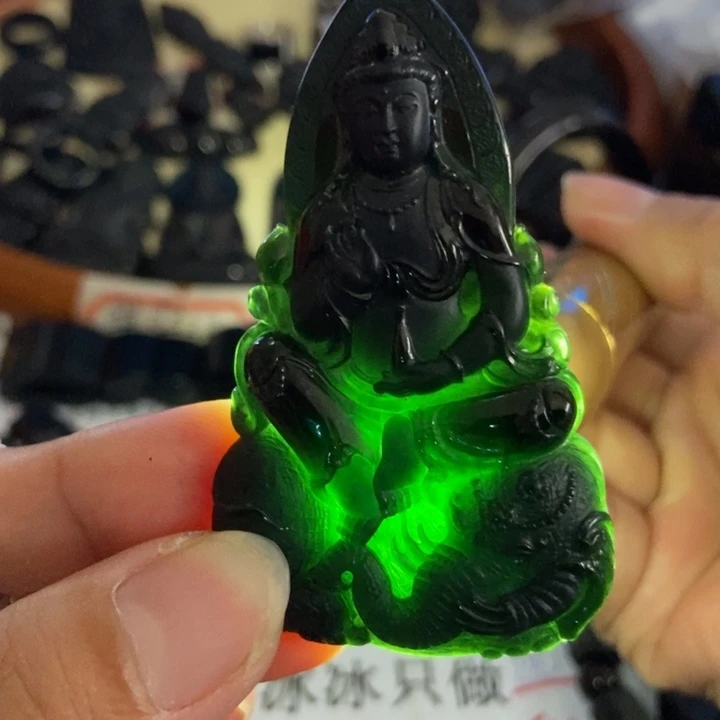 翡翠未镶嵌颈饰墨翠普贤