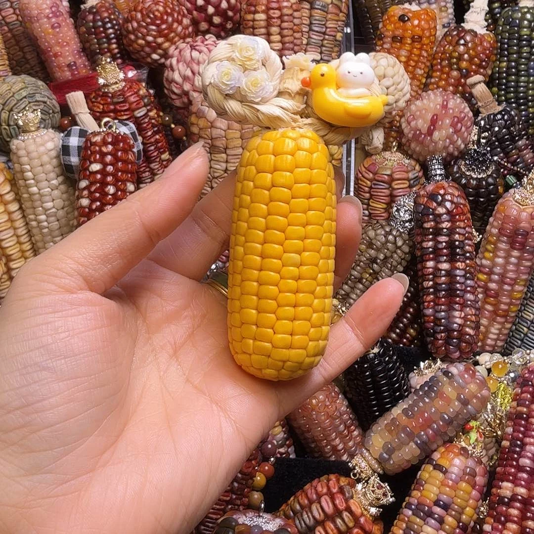 妮***·非金属小黄鸭，玉米