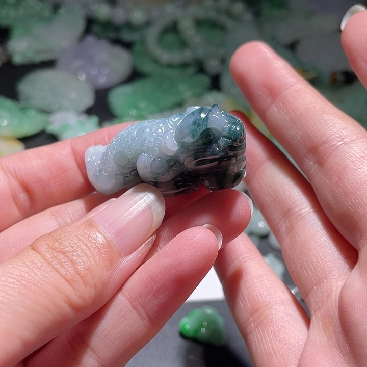 颈饰未镶嵌翡翠天