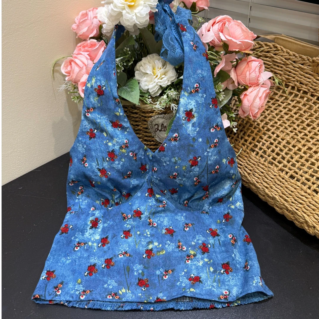 辣妹纯欲风性感挂脖吊带上衣蕾丝拼接显瘦时尚碎花沙滩风小吊带女