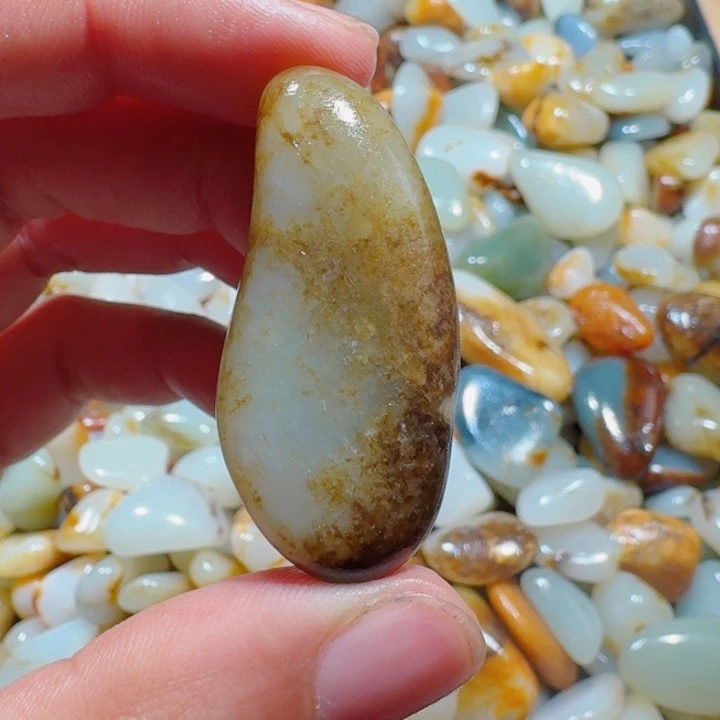 和田玉（糖玉）未镶嵌颈饰24克