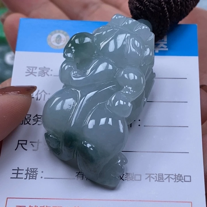 用***6颈饰未镶嵌翡翠多人貔貅