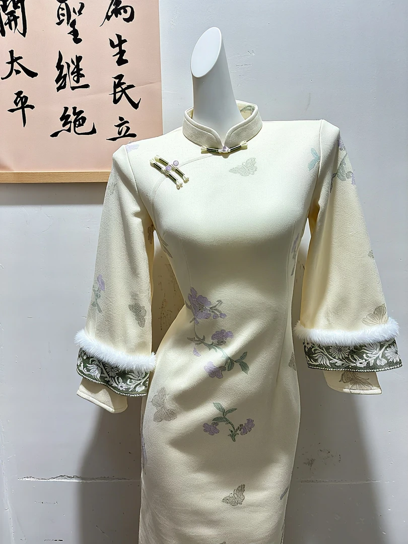 1540 米白色 缠结扣 【花清纯】双袖 旗袍