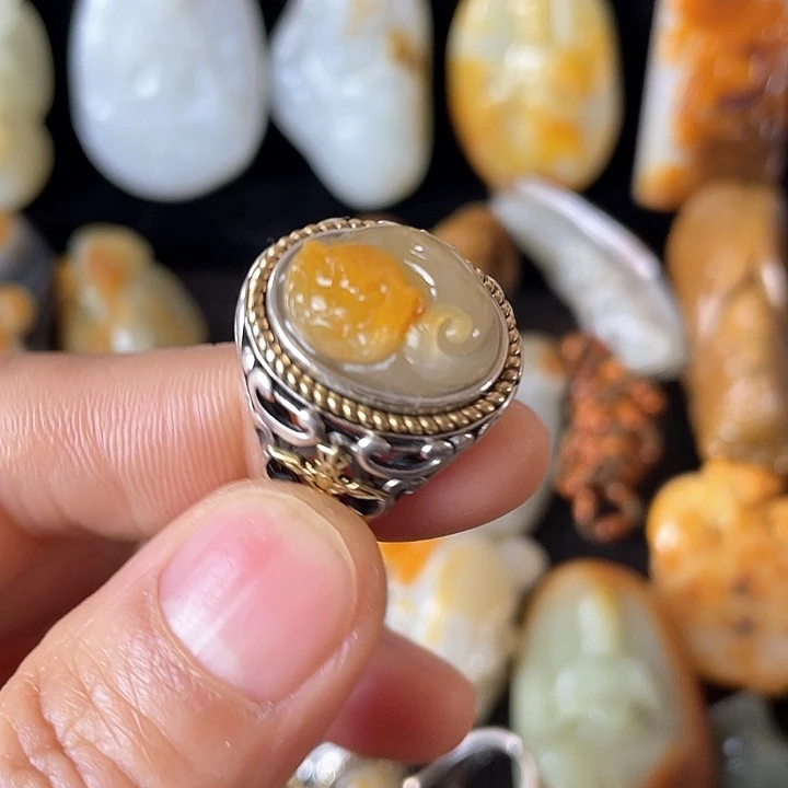 和田玉颈饰未镶嵌我*谁