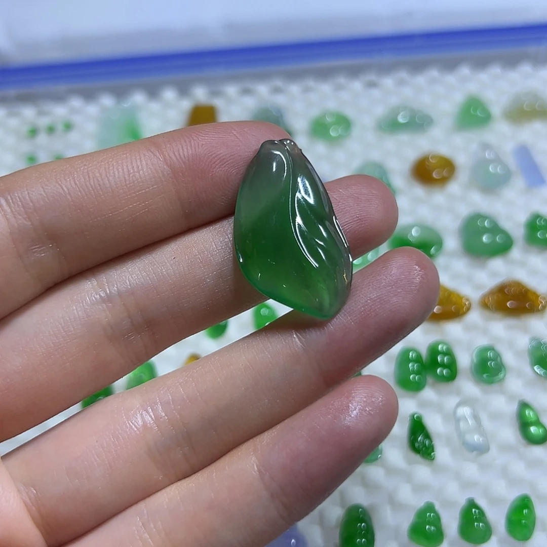 未镶嵌定制翡翠挂件