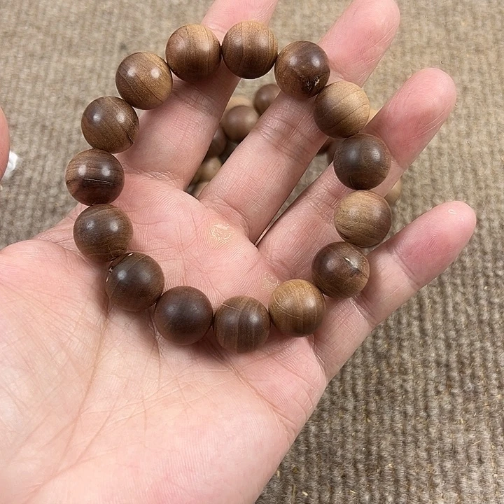 木檀香木1.5黑肉横纹瑕粉。。。。。。