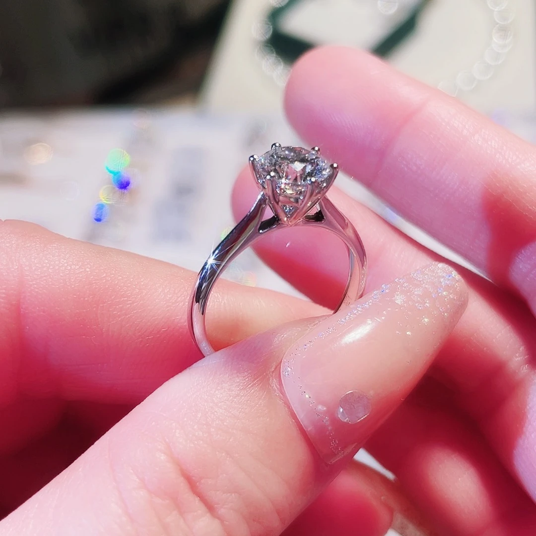 实验室培育钻石18K金镶嵌1.04D/VS1，13