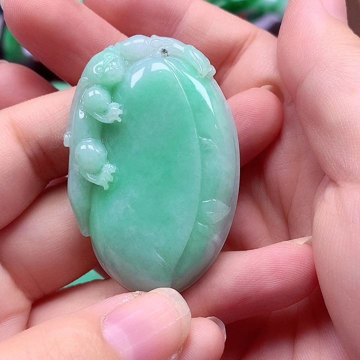翡翠未镶嵌颈饰翡翠