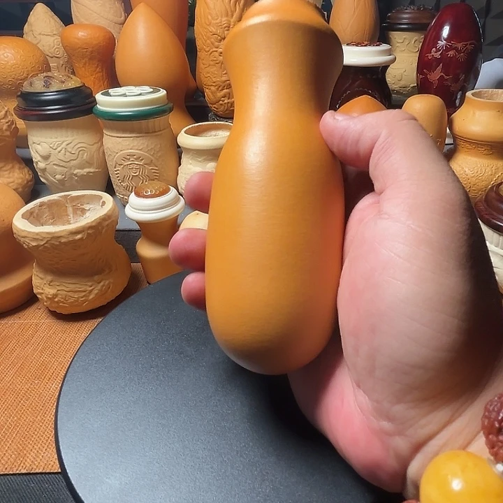 隐隐约约地看到一只大白