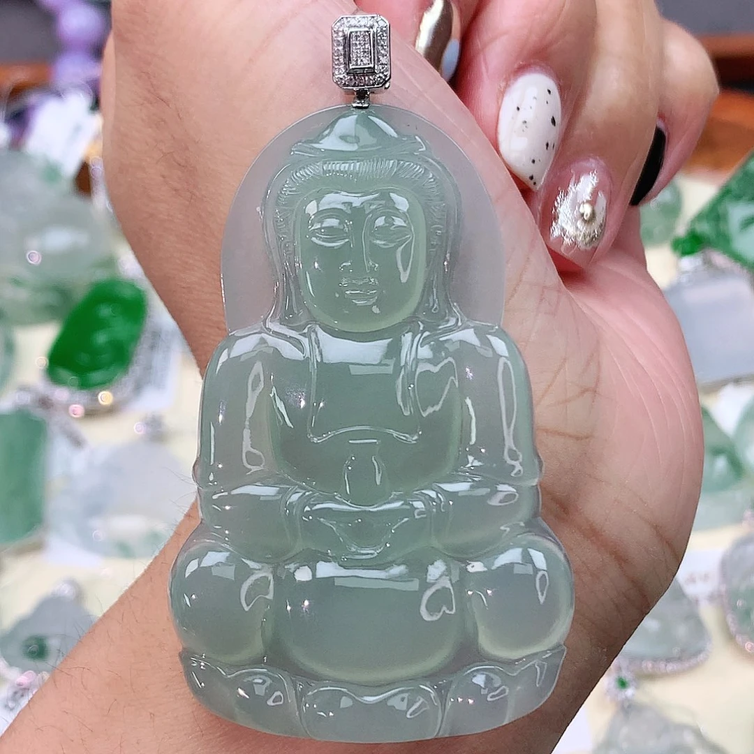 翡翠18K金镶嵌颈饰观音