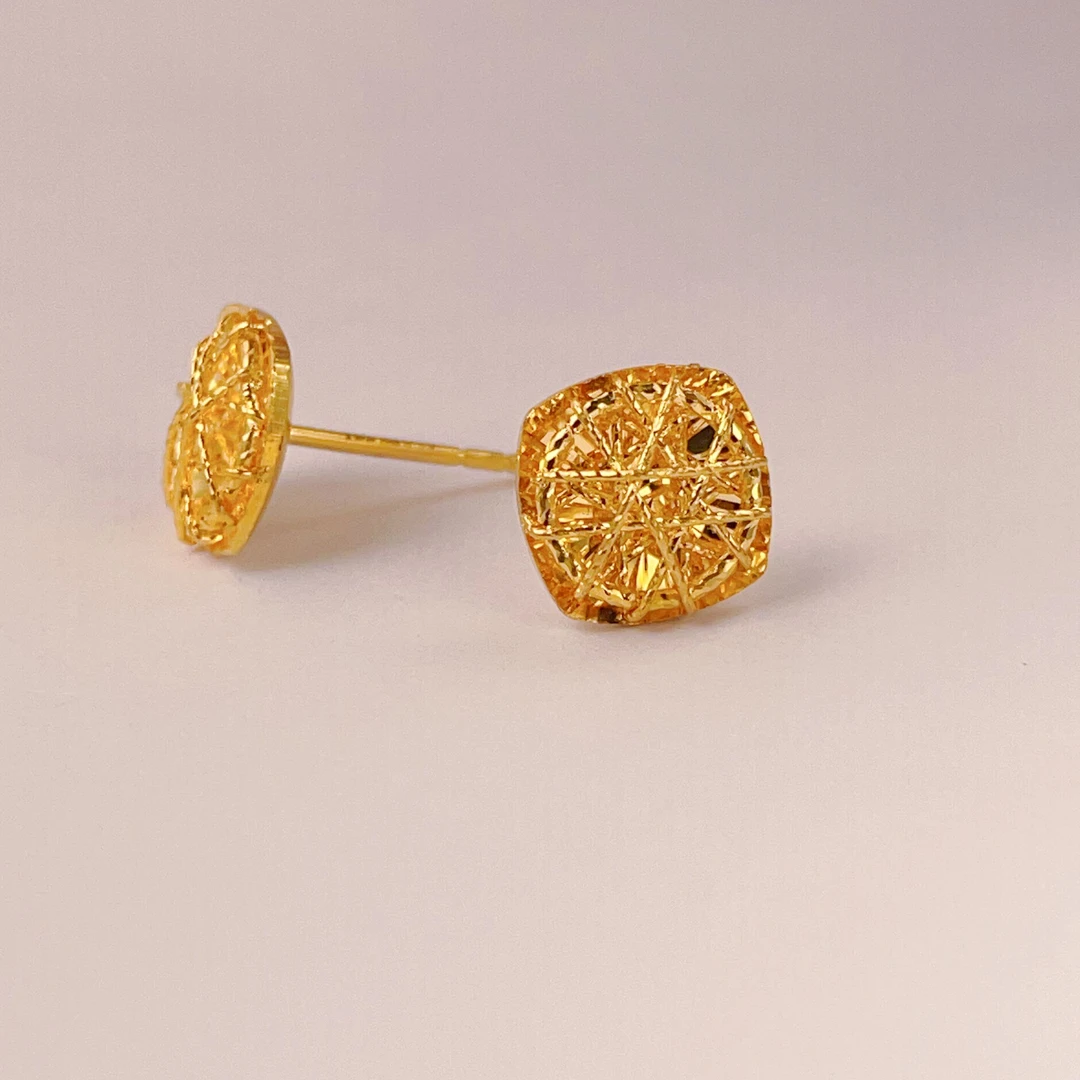 TSL/谢瑞麟计价足金5G花丝小方糖耳钉多面镜面纹黄金爆闪爆亮耳饰