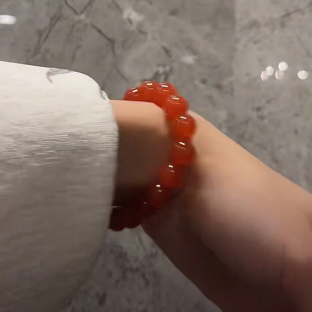 壹屿珠宝     112841   南红玛瑙典藏手串