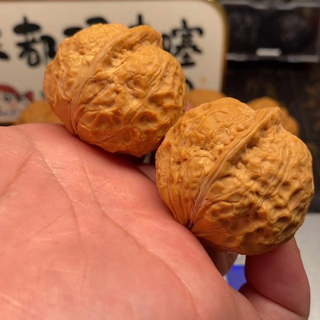 *****吊坠文玩核桃铁绣球