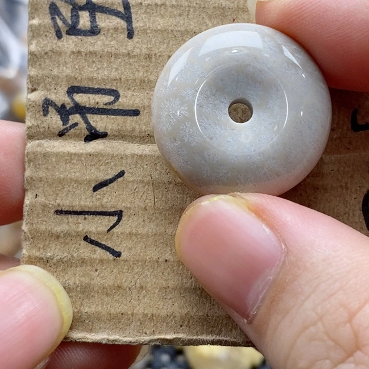 硅化珊瑚(珊瑚玉)颈饰未镶嵌